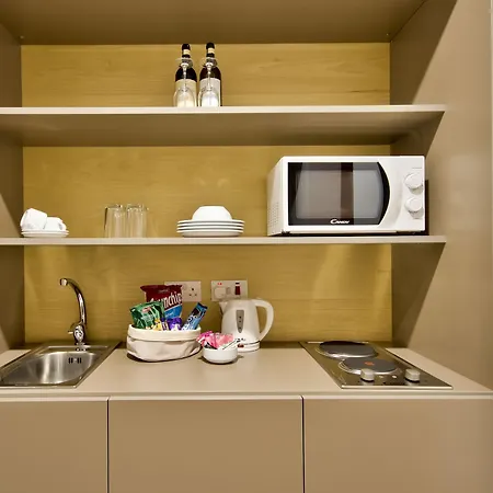 The British 3* La Valletta